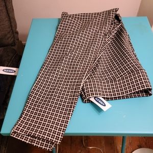 Cute plaid pull on leggings